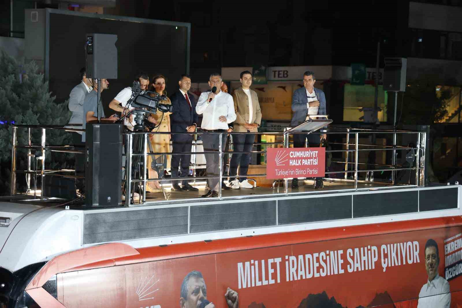 CHP Genel Başkanı Özel, Aksaray’da mitinge katıldı