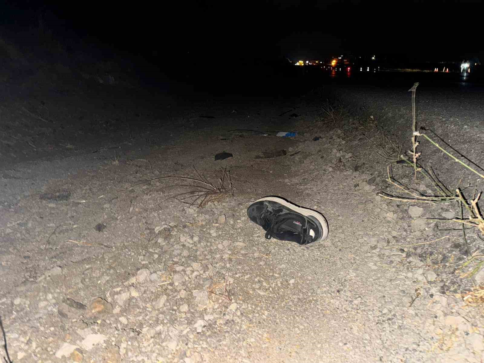 Önce kamyonet, ardından otomobil çarptı... Genç sürücü kazada hayatını kaybetti