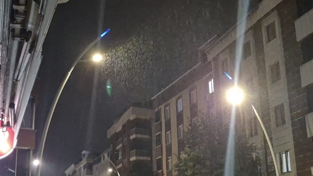 İstanbul’da sürpriz yağmur: Sevincin yanında kazaları da getirdi