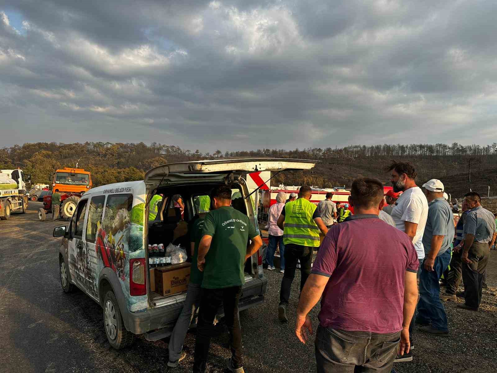 Orhaneli Belediyesi’nden yangın bölgesine tam destek
