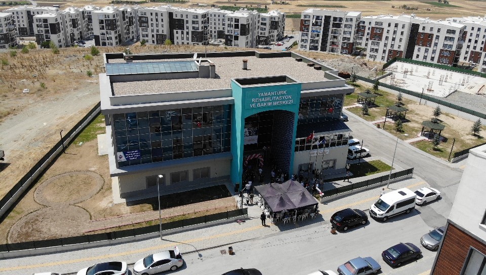 K&uuml;tahya&rsquo;da Yaşlı ve Engelli G&uuml;nd&uuml;z Yaşam Merkezi a&ccedil;ıldı
