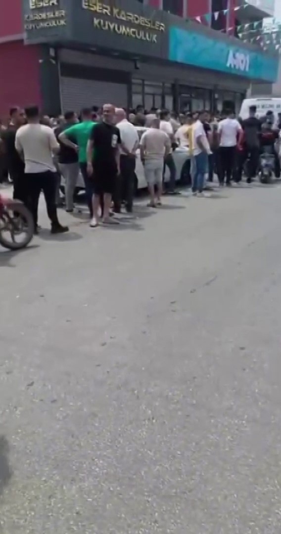 Adana Demirsporun kalecisinin babas kuyumcu dkkannda l bulundu
