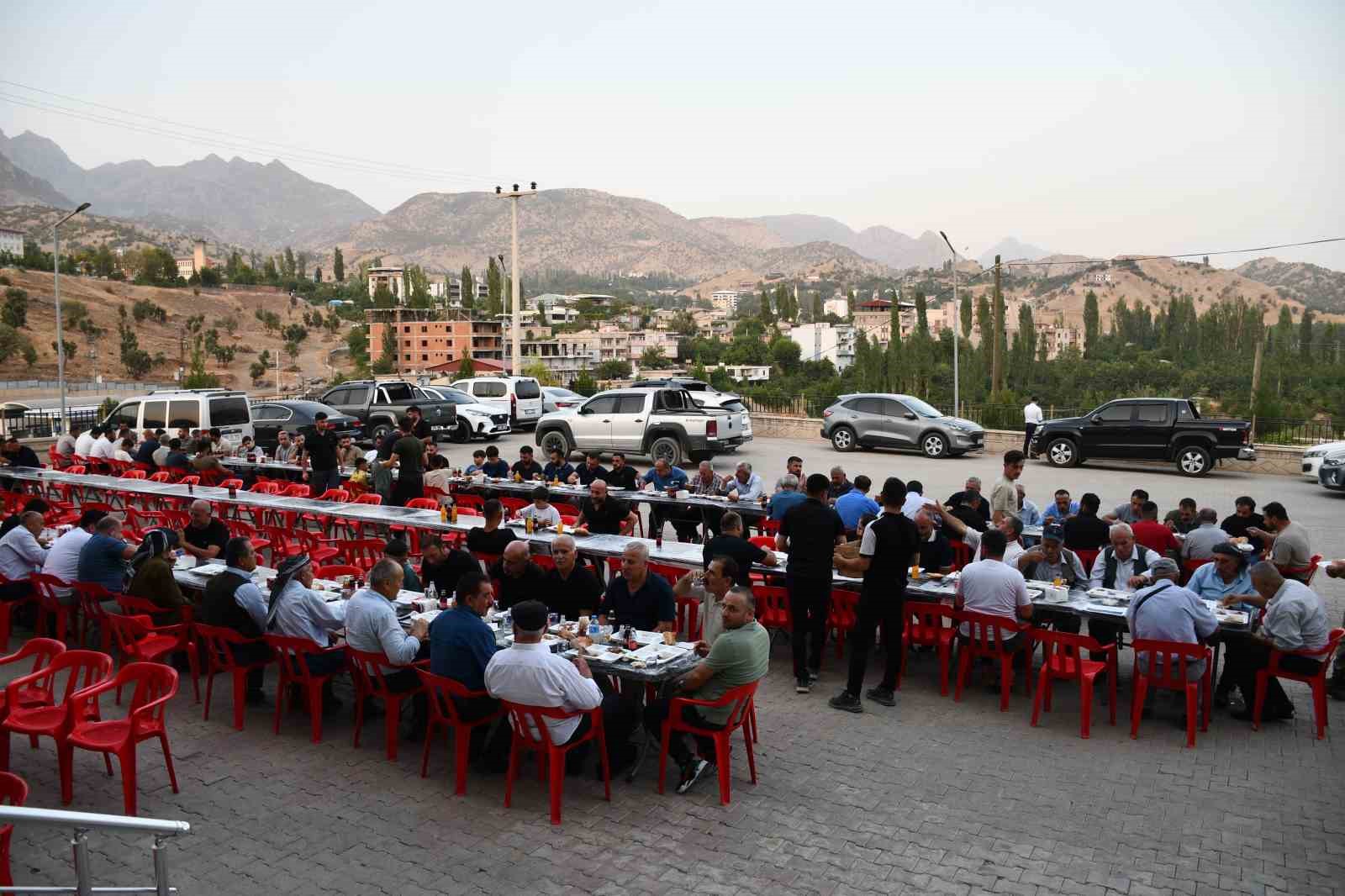Başkan Babat gen&ccedil;lerle buluşarak sorun ve taleplerini dinledi
