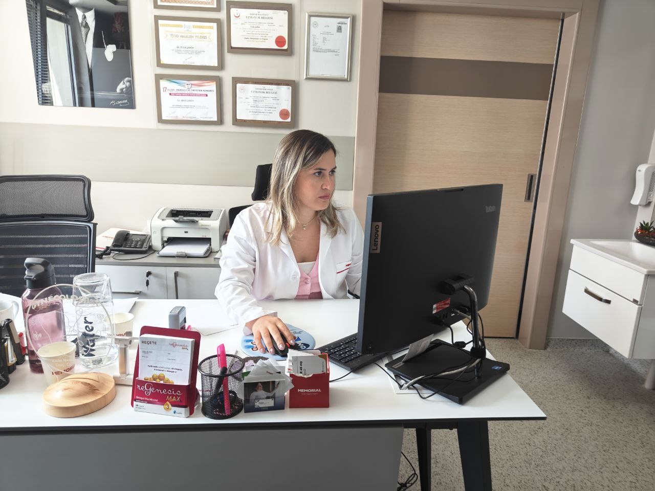 20 yaşında kendi karın zarından vajinası oldu
