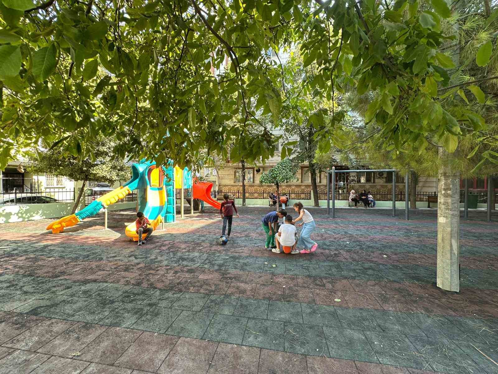 Esenyurt&rsquo;ta yenilenen S&uuml;mb&uuml;l Sokak Parkı a&ccedil;ıldı
