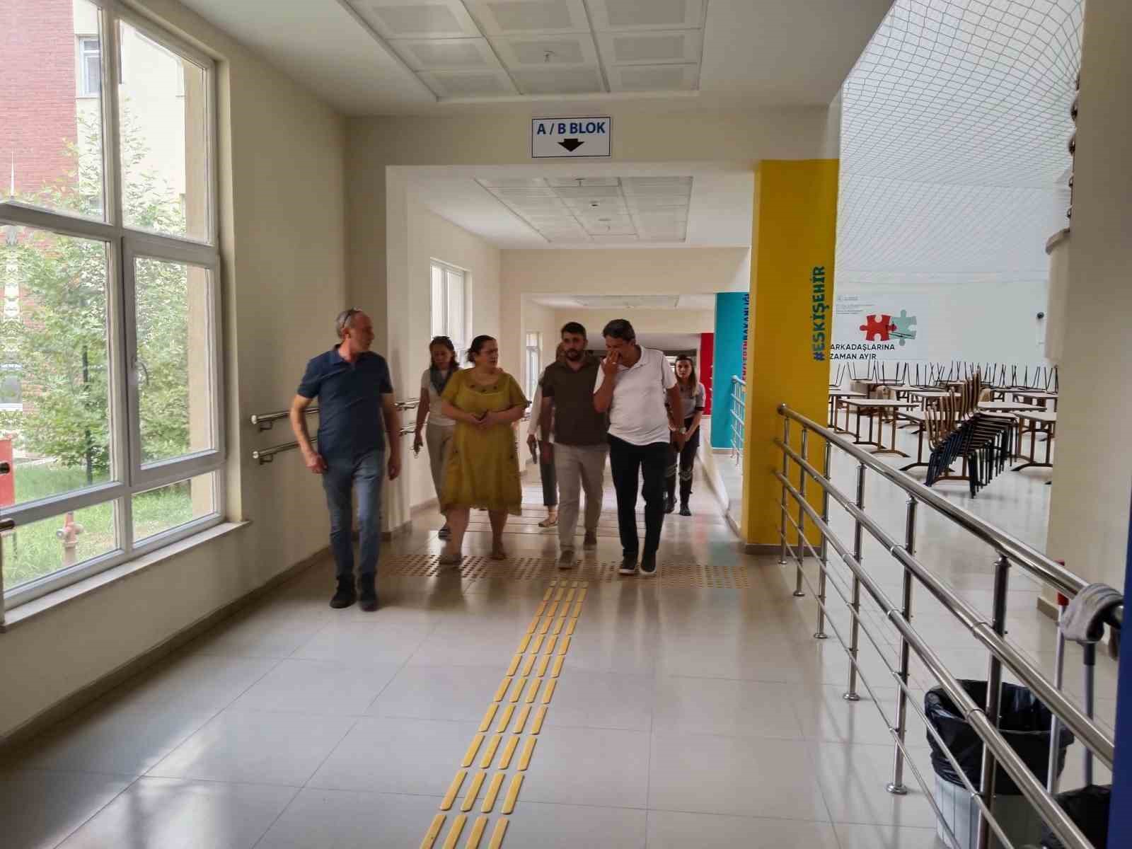 M&uuml;d&uuml;r Kalın&rsquo;dan &ouml;ğrenci yurdu ziyareti
