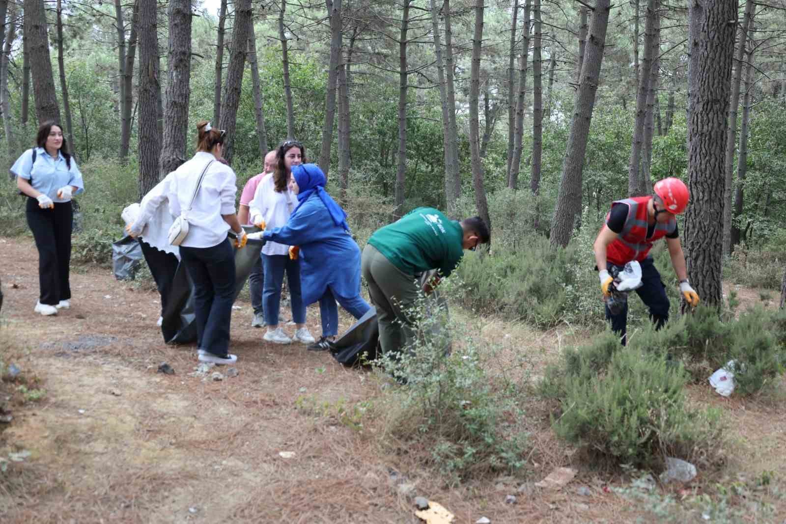 &Ccedil;ekmek&ouml;y&rsquo;de yangın tehlikesine karşı temizlik seferberliği
