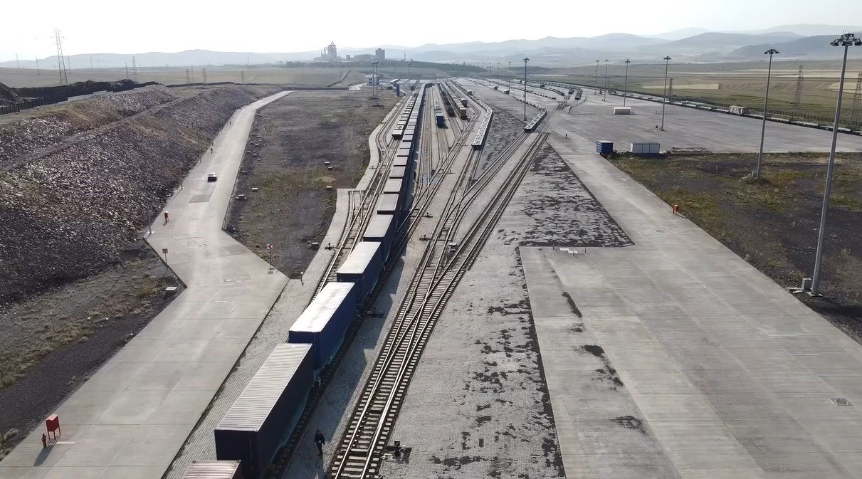 Kars Asya ile Avrupa&rsquo;yı demiryoluyla birbirine bağlıyor
