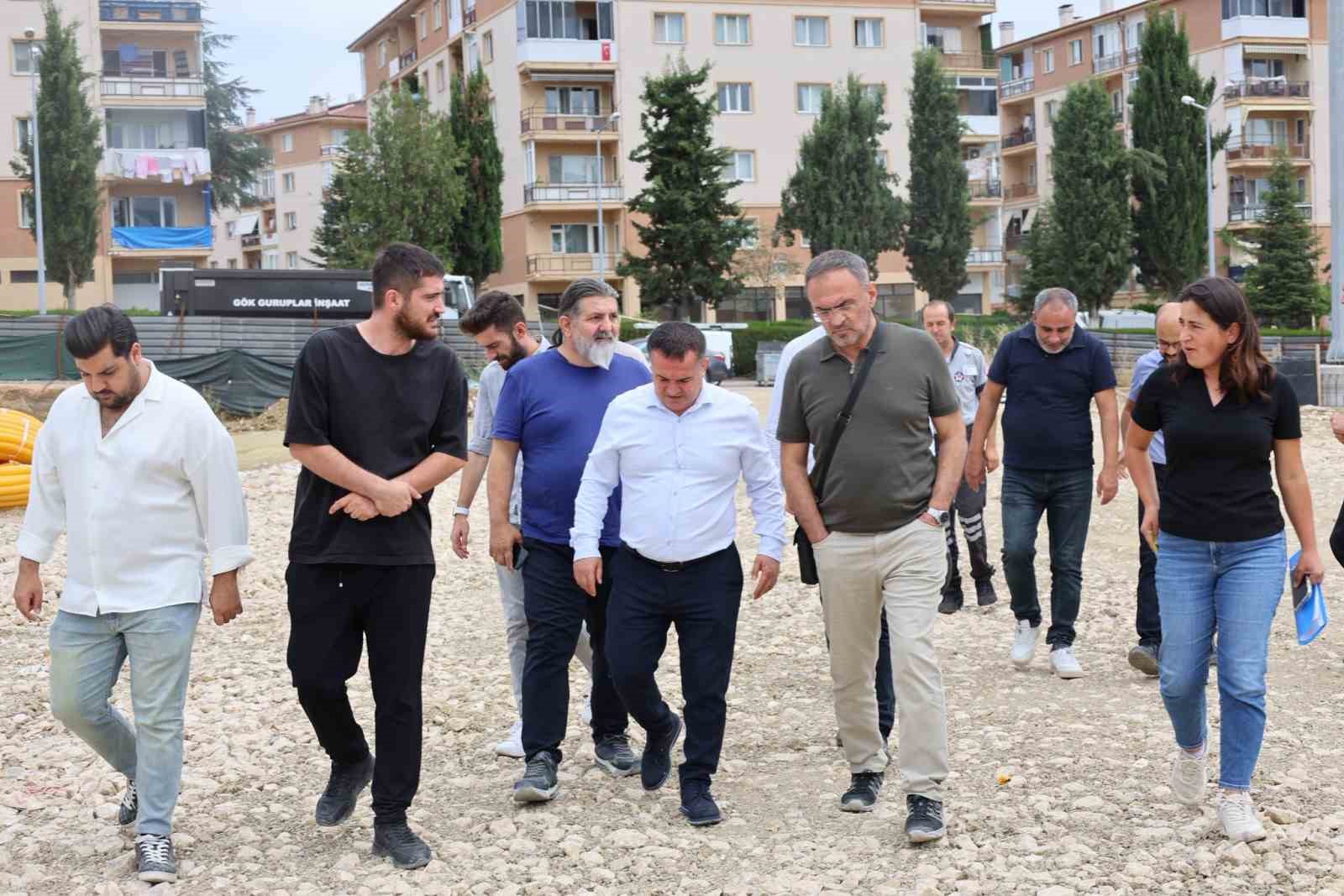 Bilecik&rsquo;te yıllardır yapımına devam eden stadyum inşaatında inceleme
