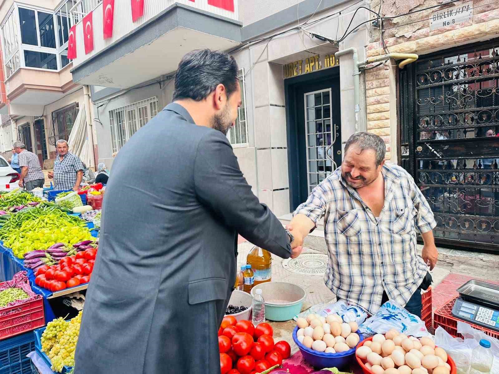 Arınç, pazarcı esnafını dinledi