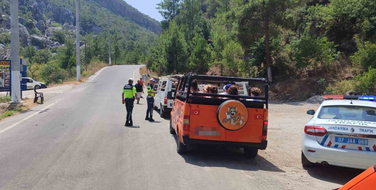 Alanya’da safari araçlarına yönelik denetimlerde 19 araca ceza kesildi