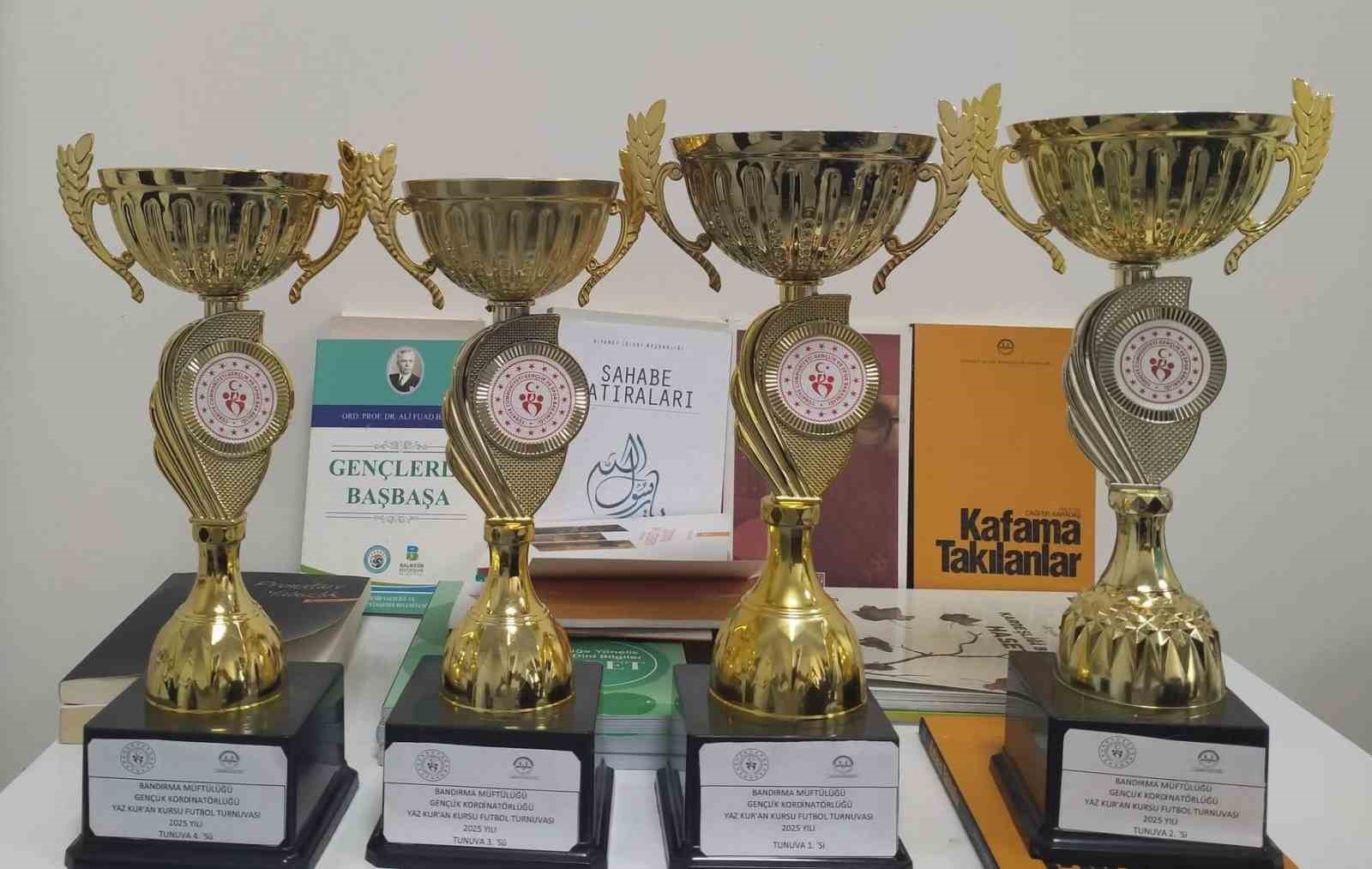 Bandırma’da yaz Kur’an kursları futbol turnuvası tamamlandı