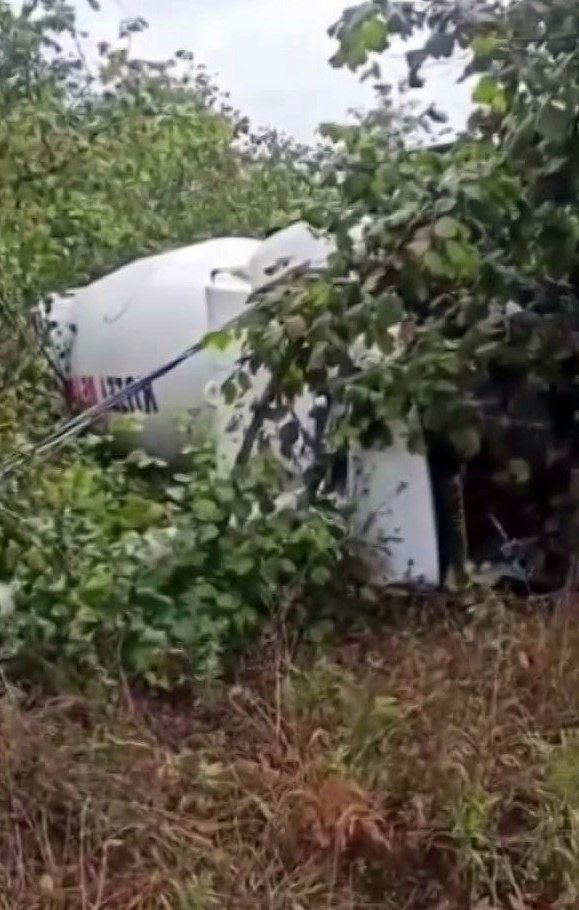 Beton mikseri fındık tarlasına devrildi: S&uuml;r&uuml;c&uuml; yaralandı
