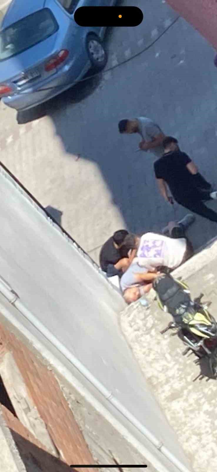 &Ccedil;anakkale&rsquo;de alacak verecek tartışmasında bir kişi yaralandı
