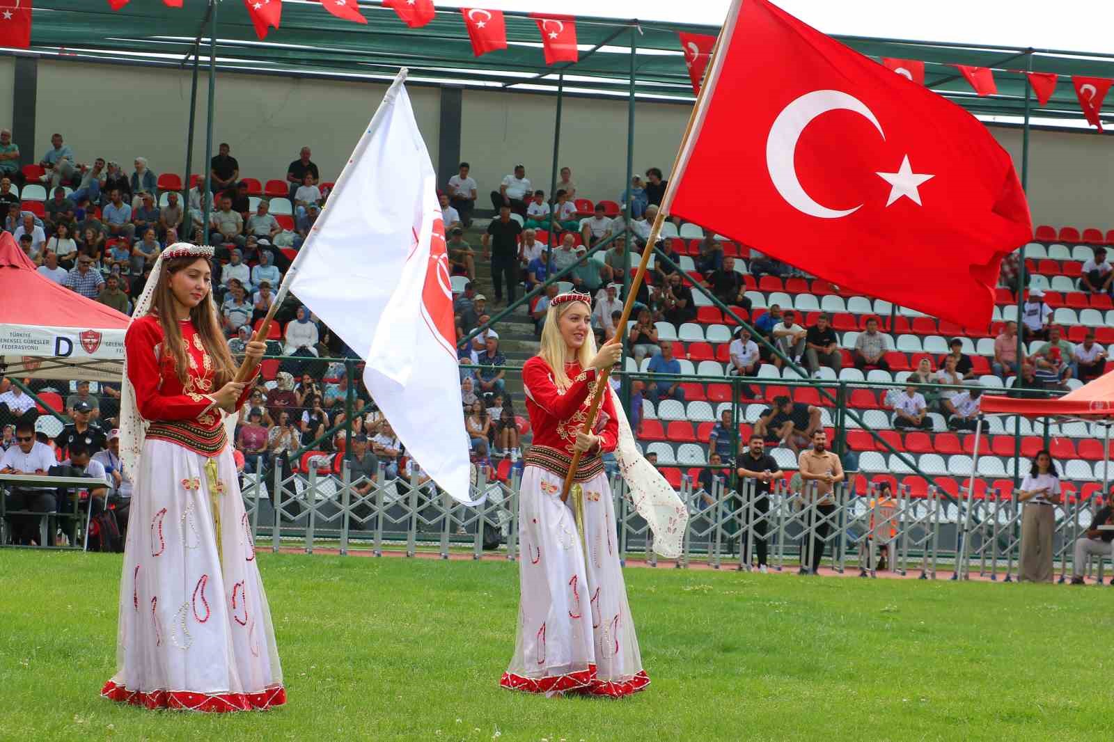 2. Geleneksel Taha Akg&uuml;l Karakucak G&uuml;reşleri başladı

