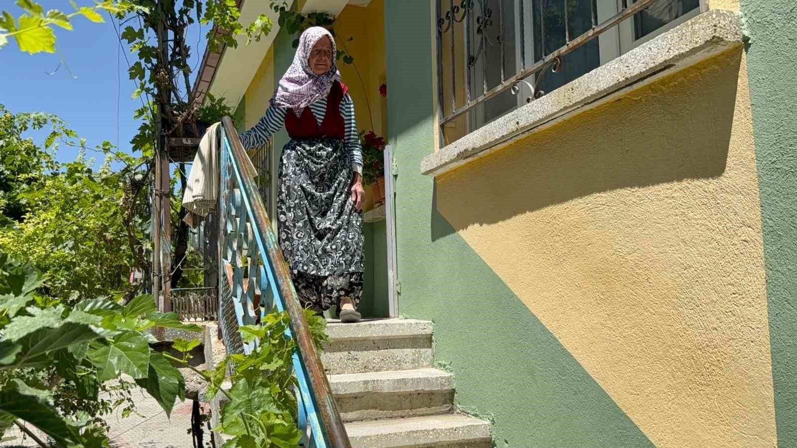 Yaşlı çiftten alkışlanacak bağış