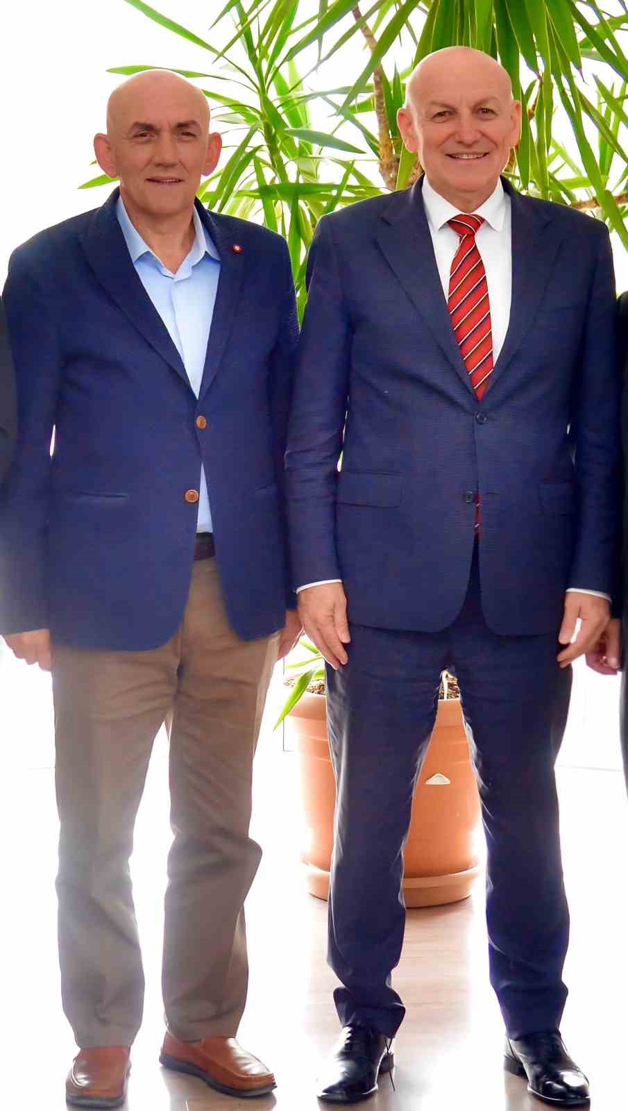 Başkan Kul, kardeşini toprağa verdi
