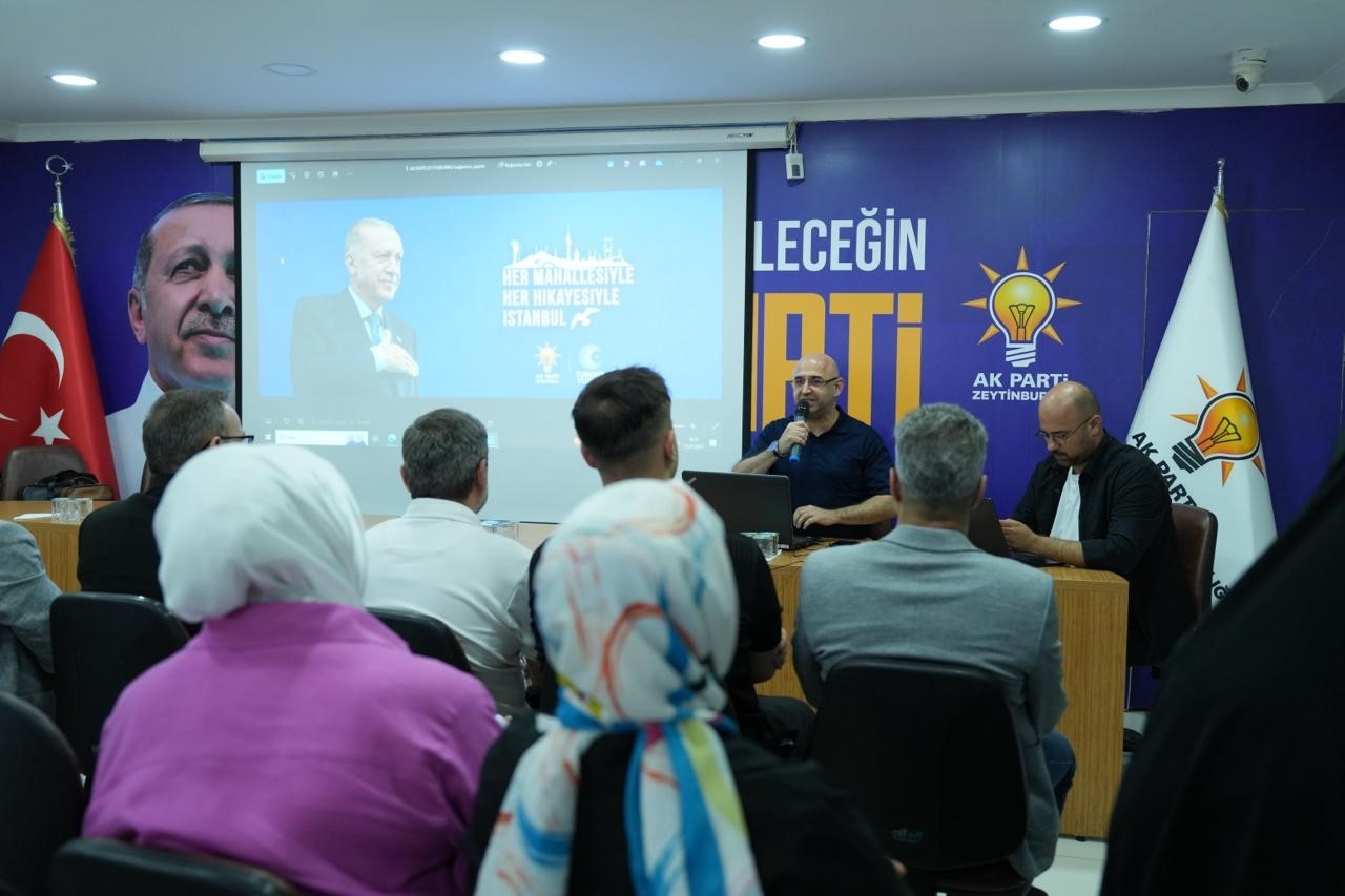 AK Parti İstanbul&rsquo;dan sosyal medya eğitimi
