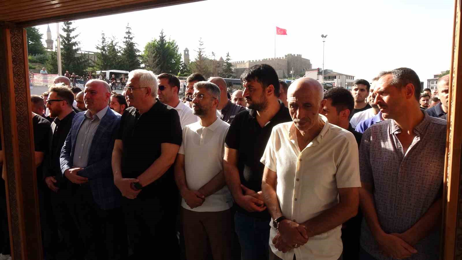 Taner Şancı ve Zafer Lömenler son yolculuğuna dualarla uğurlandı