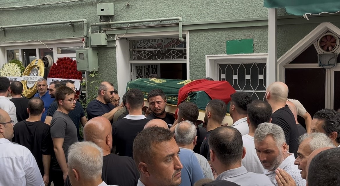 Alkollü sürücünün neden olduğu kazada hayatını kaybeden iki kardeş, son yolculuklarına uğurlandı