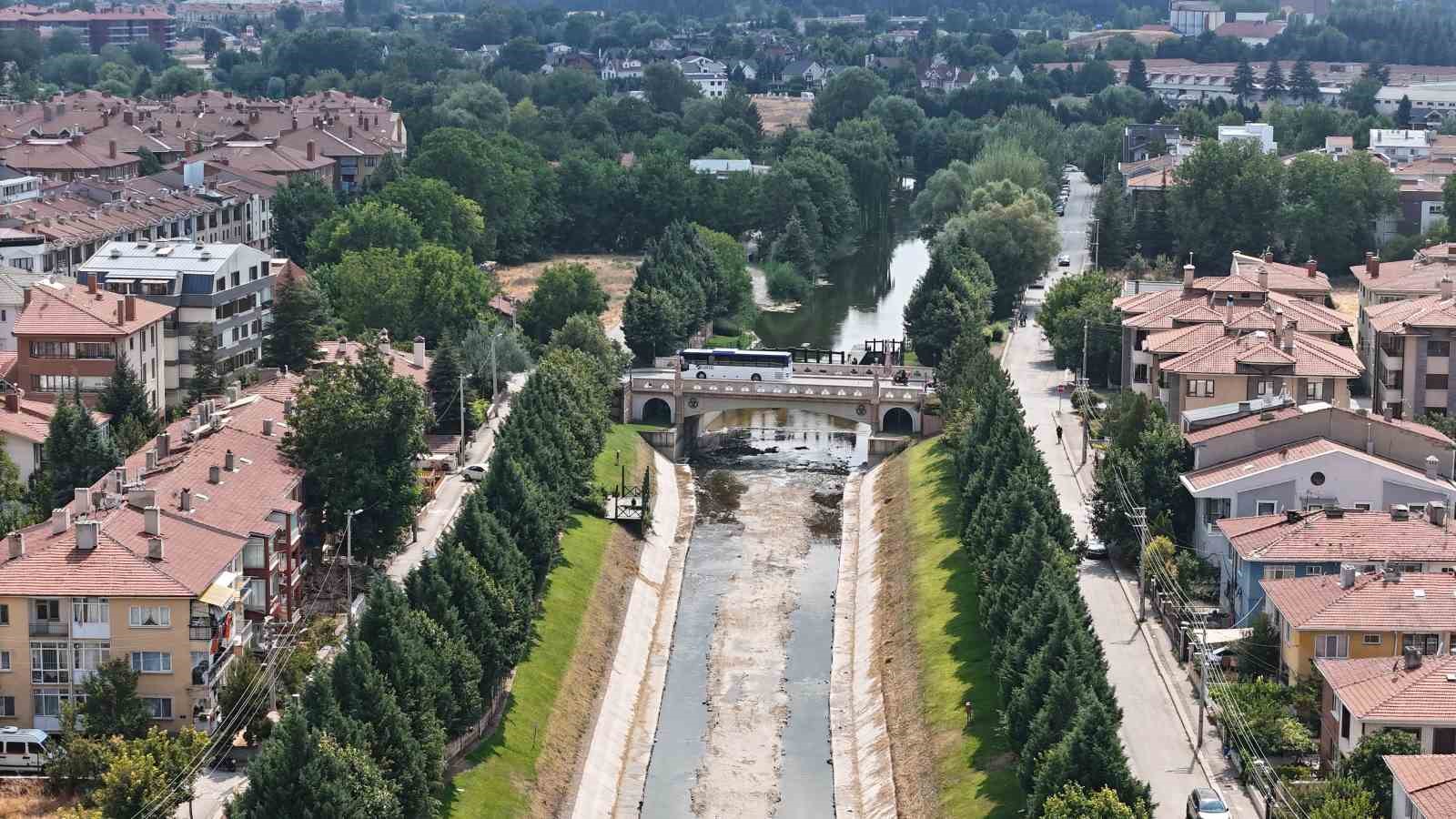 Porsuk Çayı’nın su seviyesi azaldı