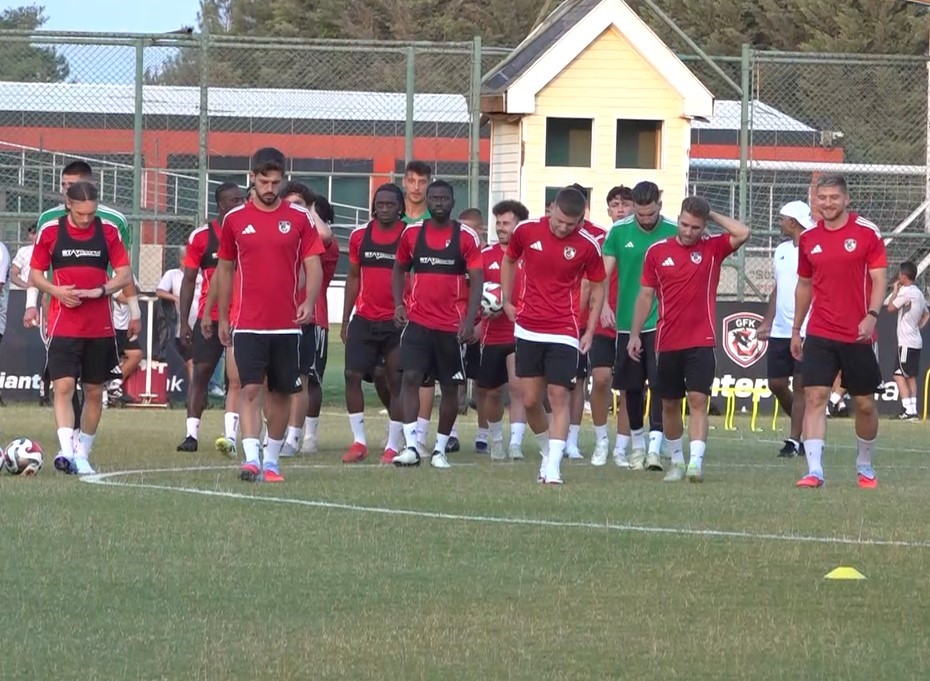 İsmet Taşdemir: "Galatasaray maçında taraftarlarımızın desteğiyle hak ederek galip gelmek istiyoruz"