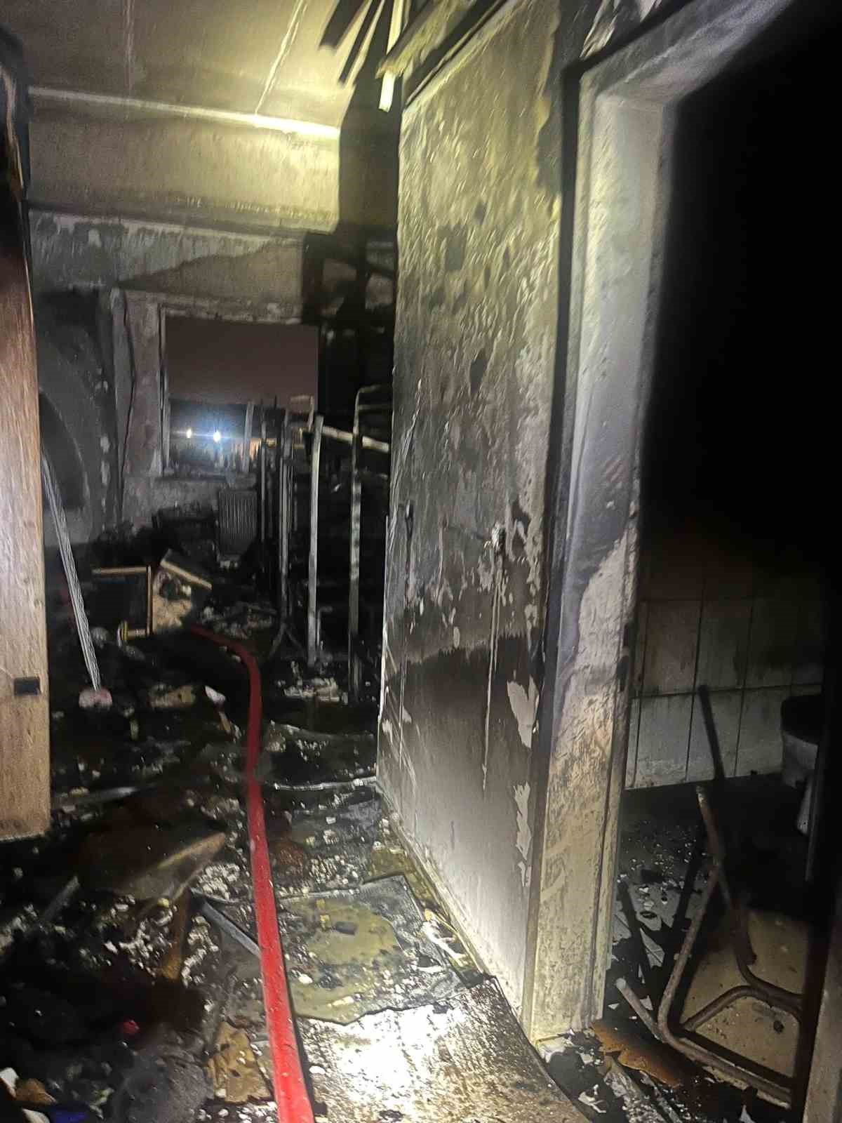 Bursa&rsquo;da &ouml;ğrenci yurdunda &ccedil;ıkan yangın s&ouml;nd&uuml;r&uuml;ld&uuml;
