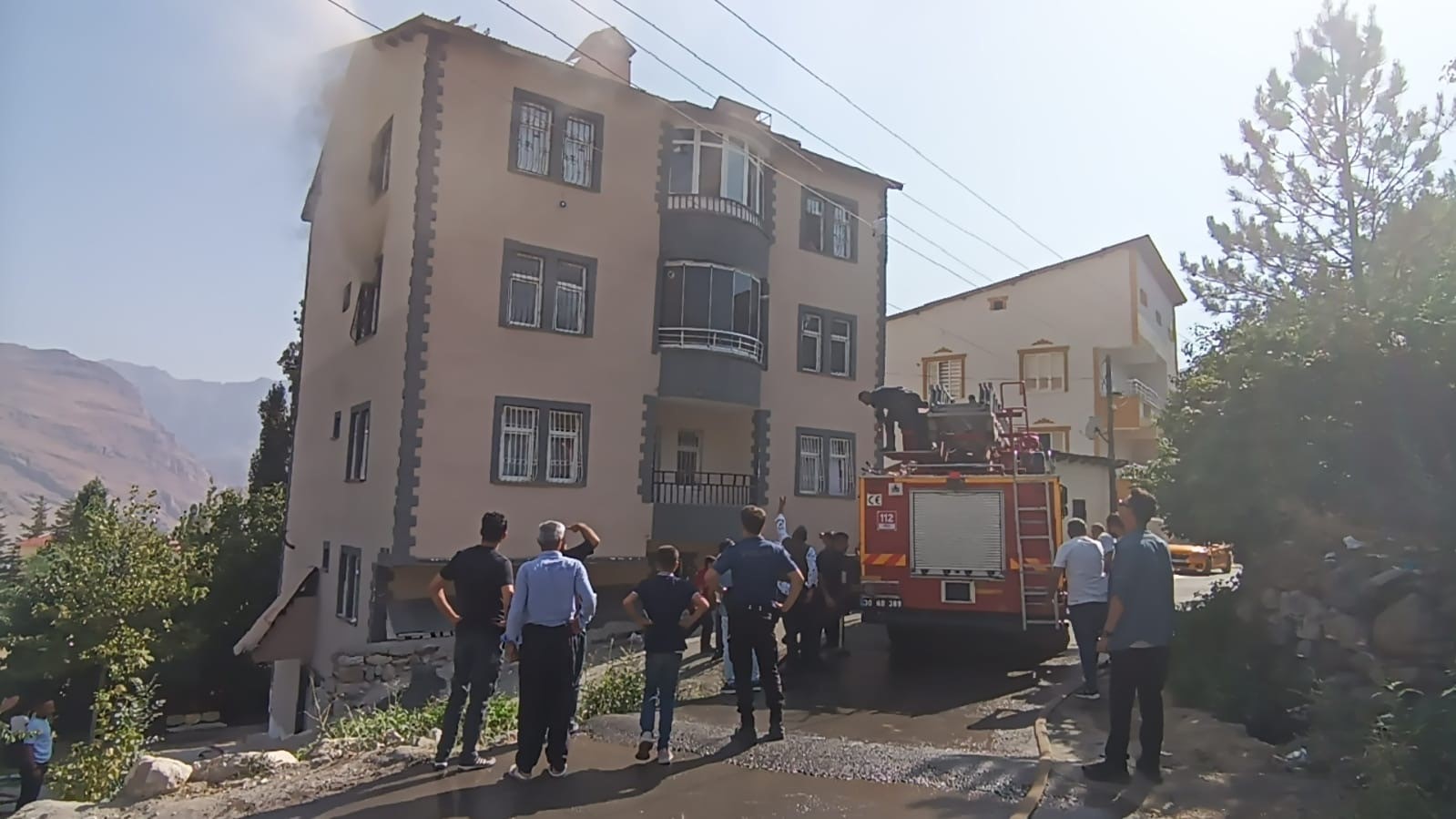 Hakkari’de korkutan yangın