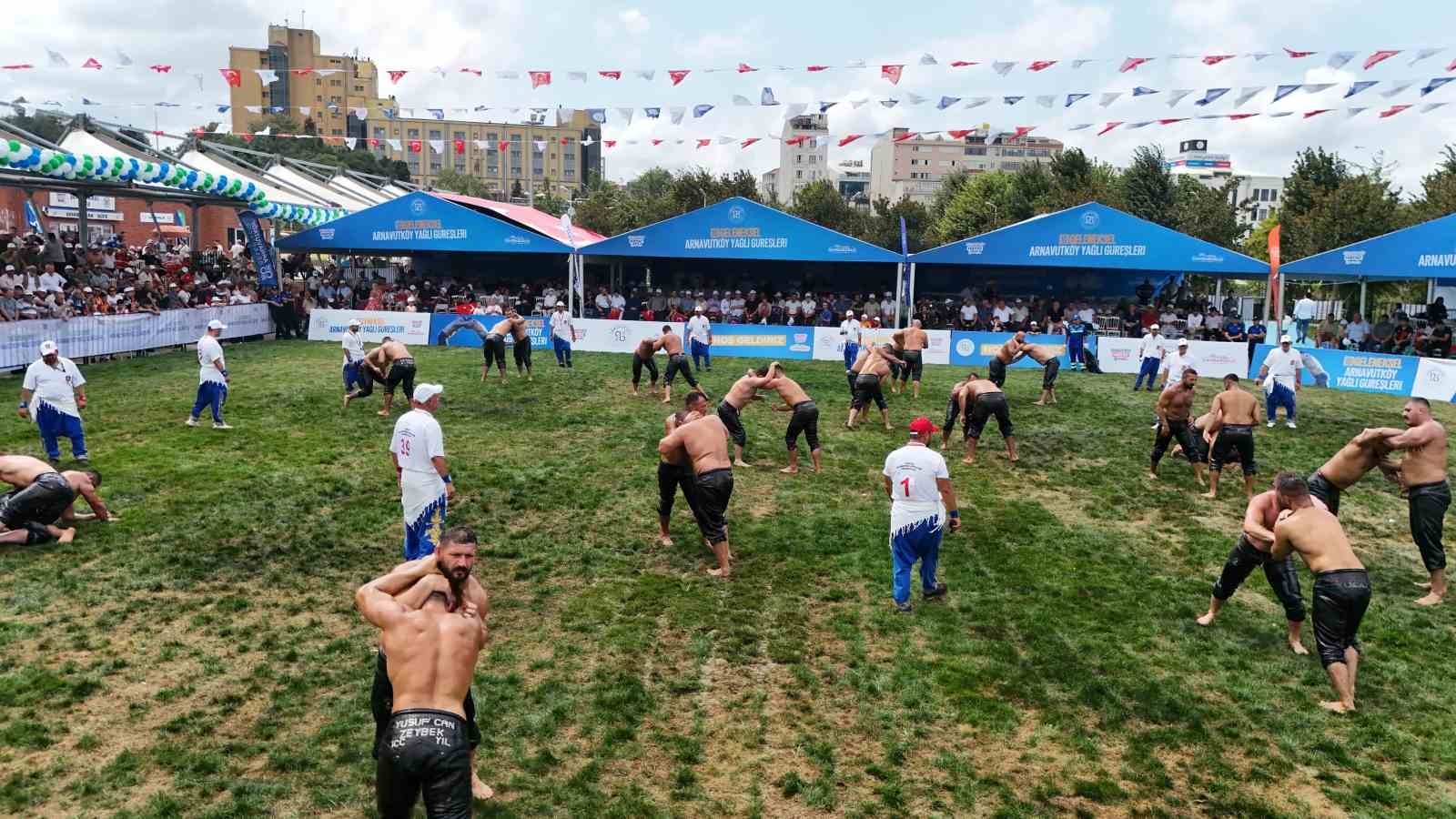 Ata sporunun kalbi Arnavutköy’de attı: İstanbul’un Kırkpınar’ı binlerce güreş severi buluşturdu