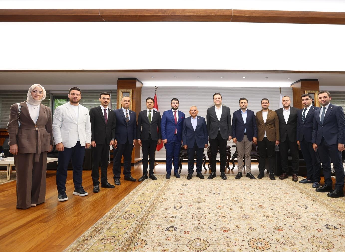 Başkan Büyükkılıç; AK Parti Gençlik Kolları Başkanı İbiş’i ağırladı