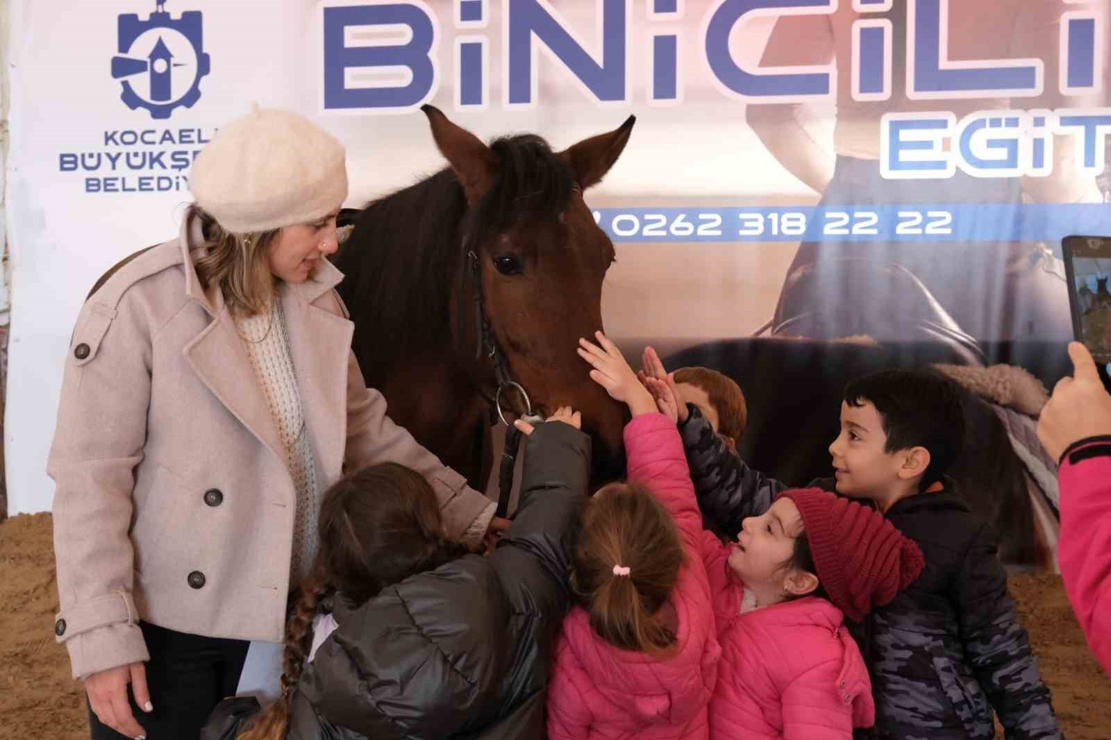 22 bin 686 çocuğa ücretsiz binicilik eğitimi
