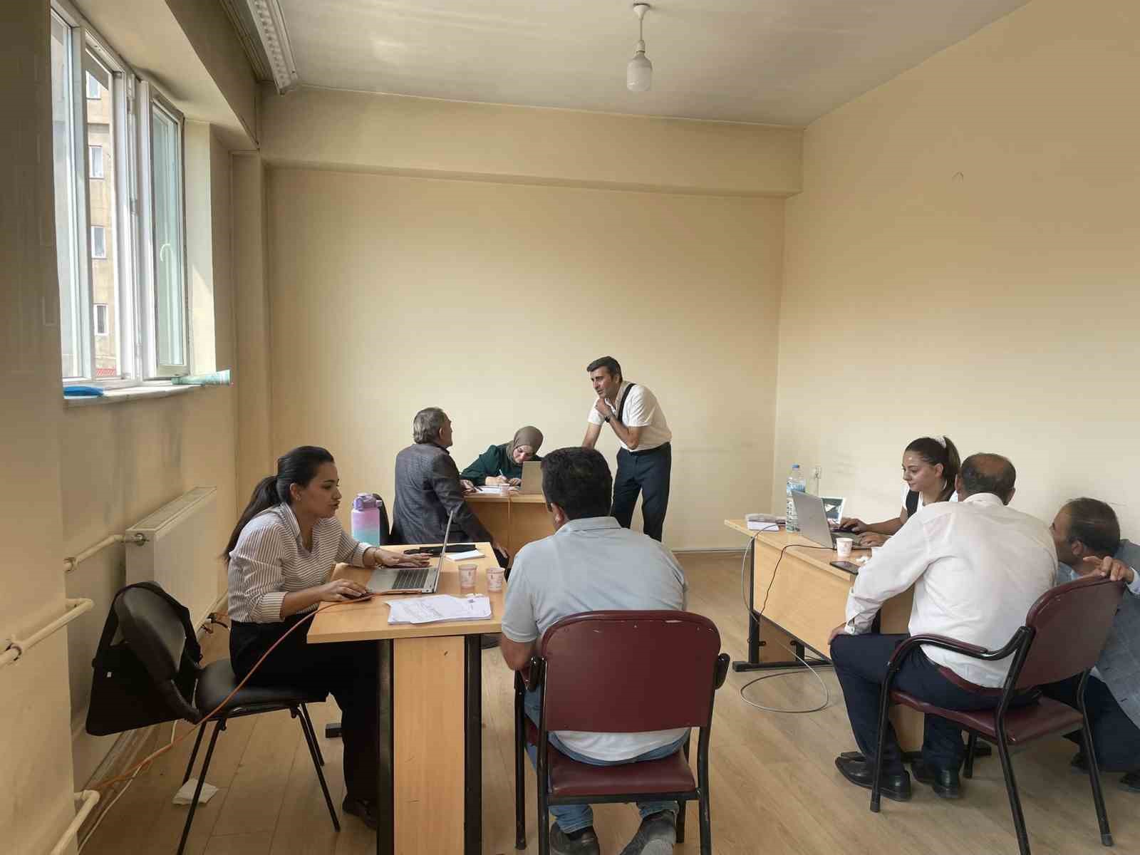 Y&uuml;ksekova&rsquo;da tarım sayımı s&uuml;r&uuml;yor
