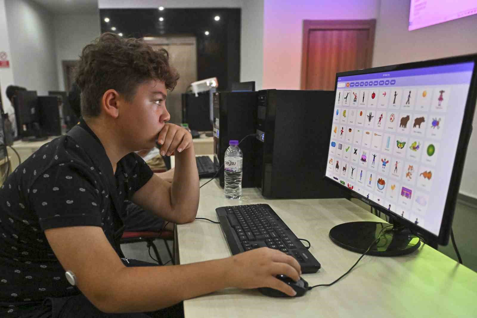 ASSİM&rsquo;de robotik kodlama dersi ile teknolojiye ilk dokunuş
