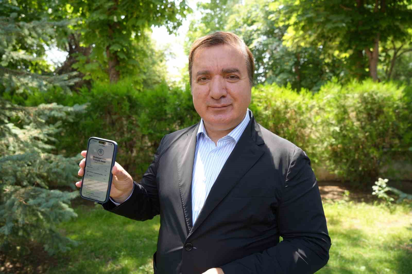 Şehri gençlerle birlikte yönetiyor!