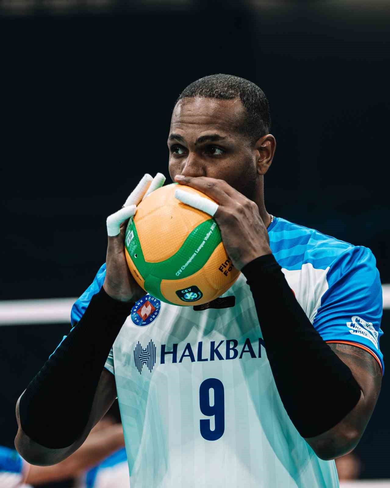 Yoandy Leal Hidalgo yeni sezonda da Halkbank&rsquo;ta

