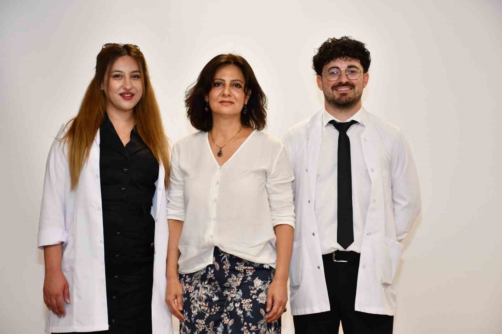 Alanya Eğitim ve Araştırma Hastanesi Acil Kliniği ilk asistan mezunlarını verdi
