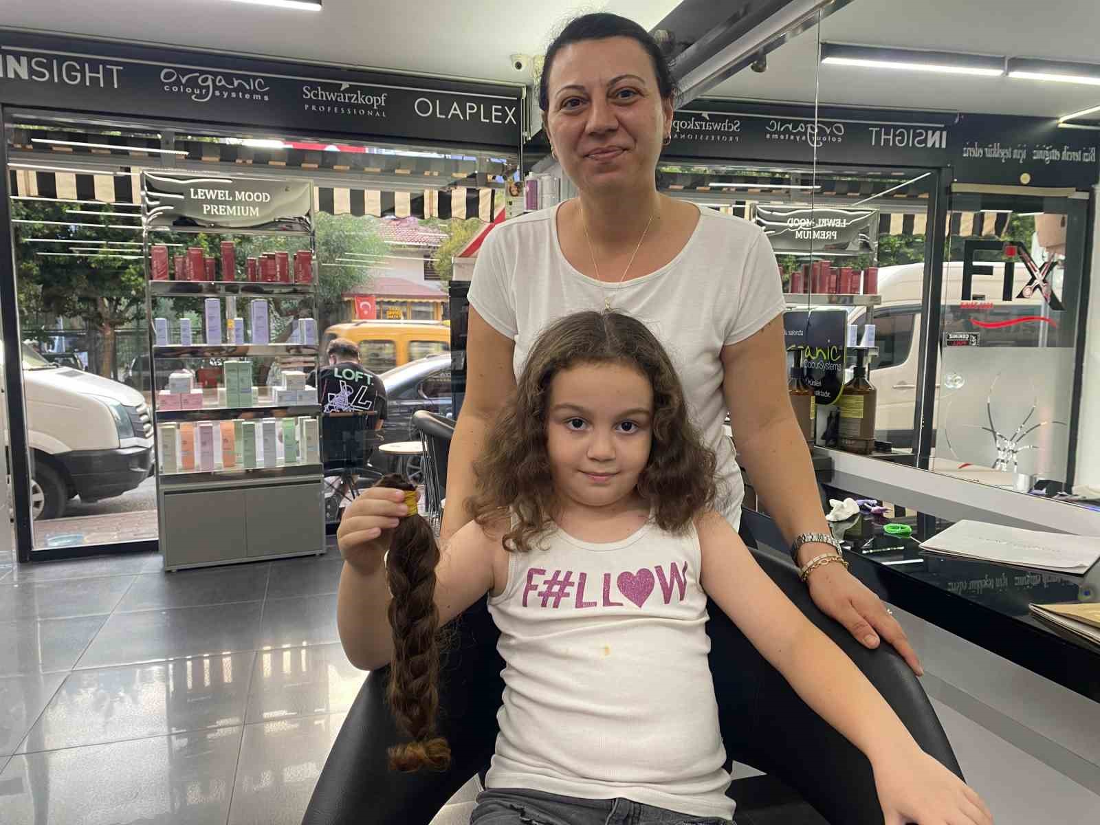 8 yaşındaki Asel’den "Saçım Saçın Olsun" projesine destek