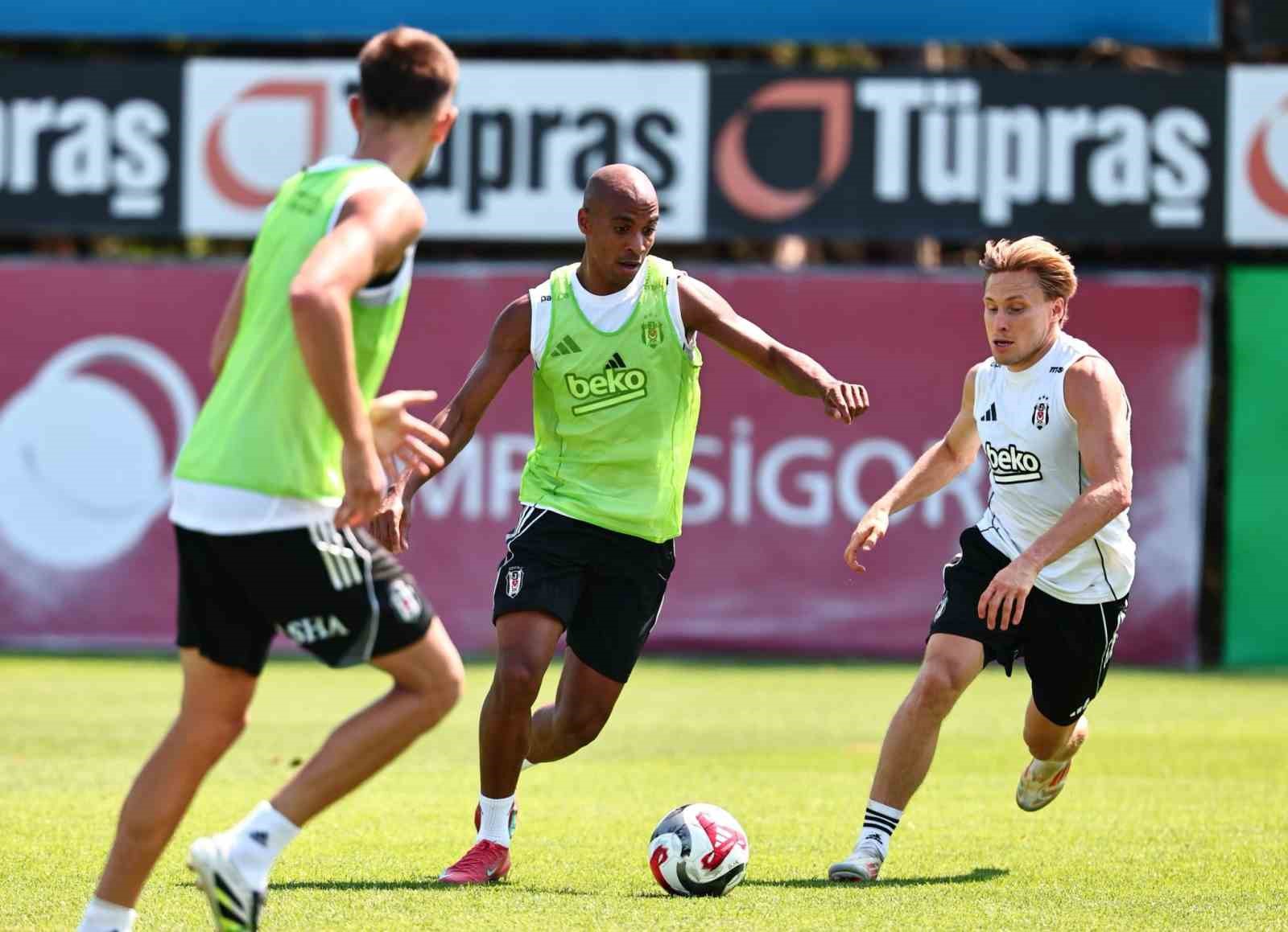 Beşiktaş, St. Patrick maçı hazırlıklarına devam etti