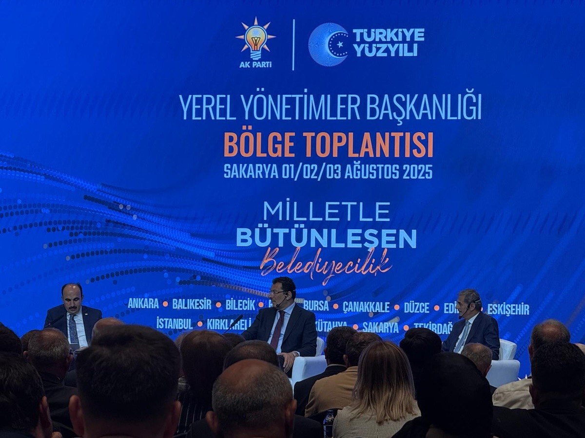 Sakarya’da yerel yönetimler bölge toplantısı başladı
