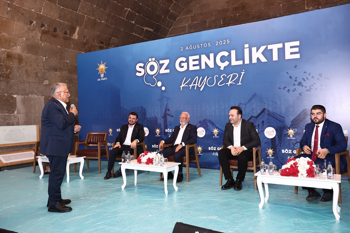 Başkan Büyükkılıç’tan ’Gesi Bağları’ türküsü