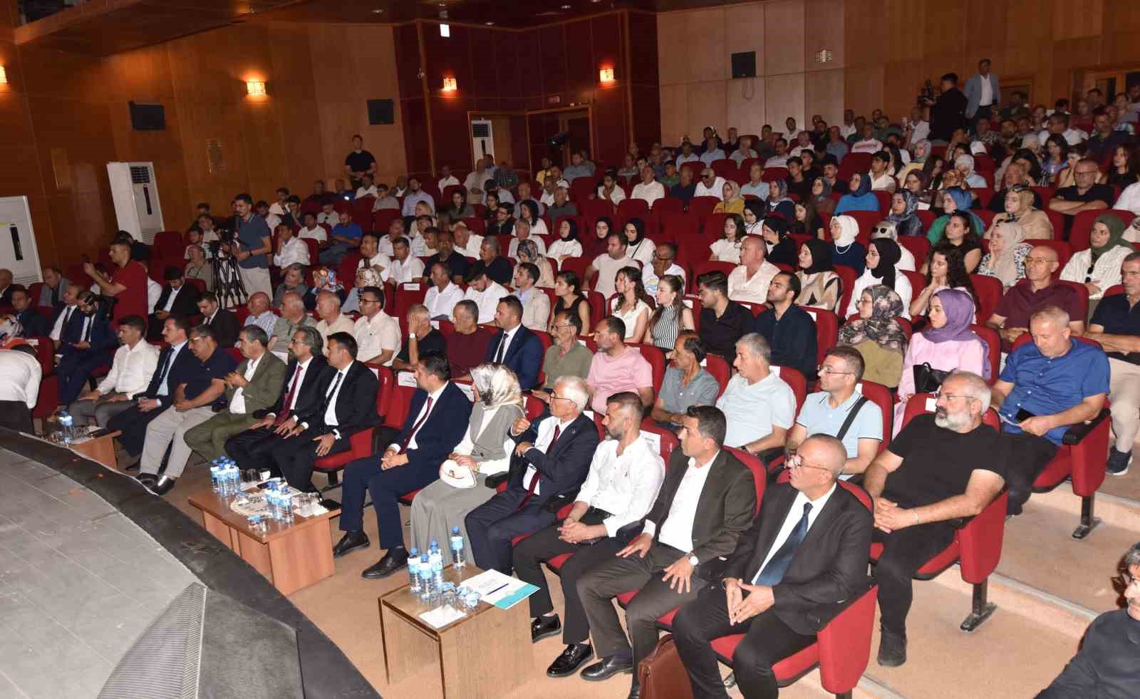 Ahlat&rsquo;ta yatırım ve istihdam &ccedil;alıştay değerlendirme toplantısı
