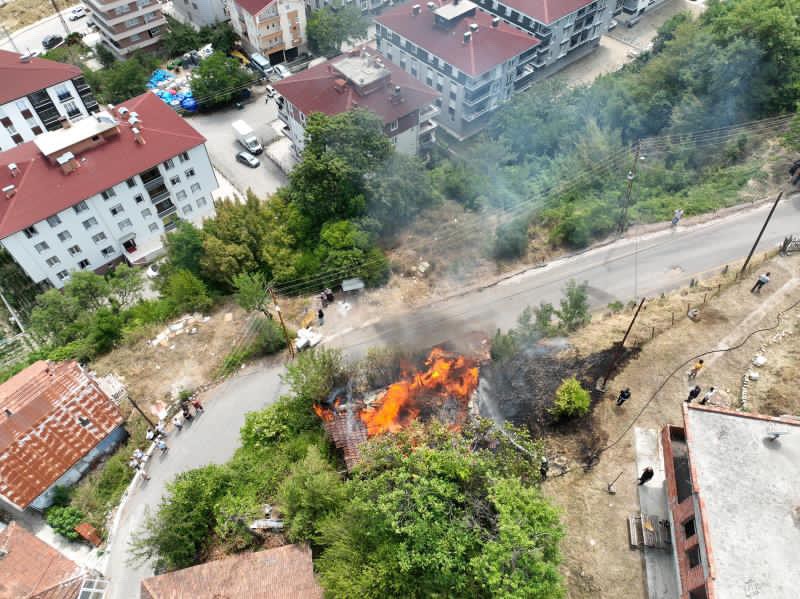Sinop’ta ahşap binada yangın