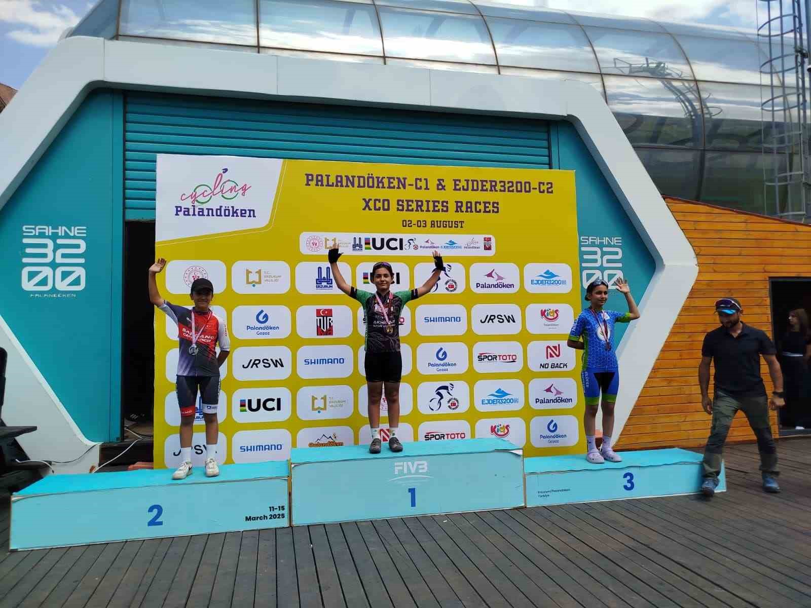 Akhisarlı bisikletçiler Türkiye Şampiyonasında göz doldurdu