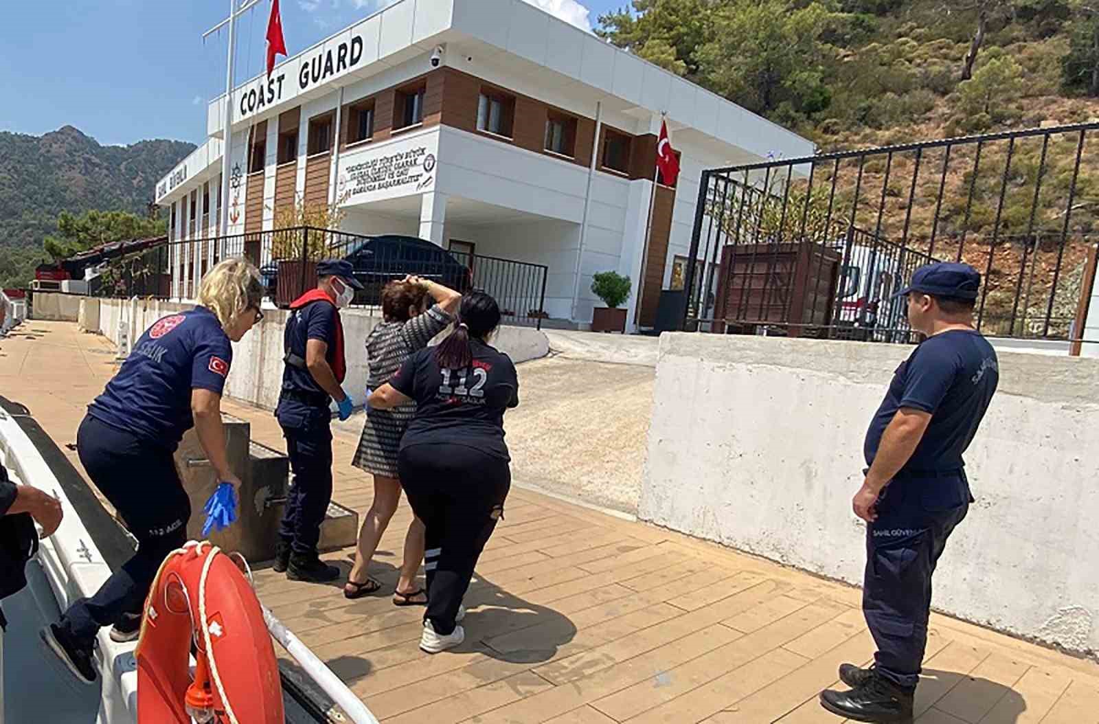 Gezi teknesinde yaralanan vatandaşa tıbbi tahliye