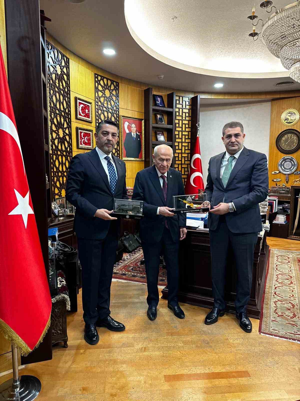 MHP Lideri Bahçeli, "Gökbörü" hava savunma sistemlerinin üreticisi Günay Önder’i kabul etti
