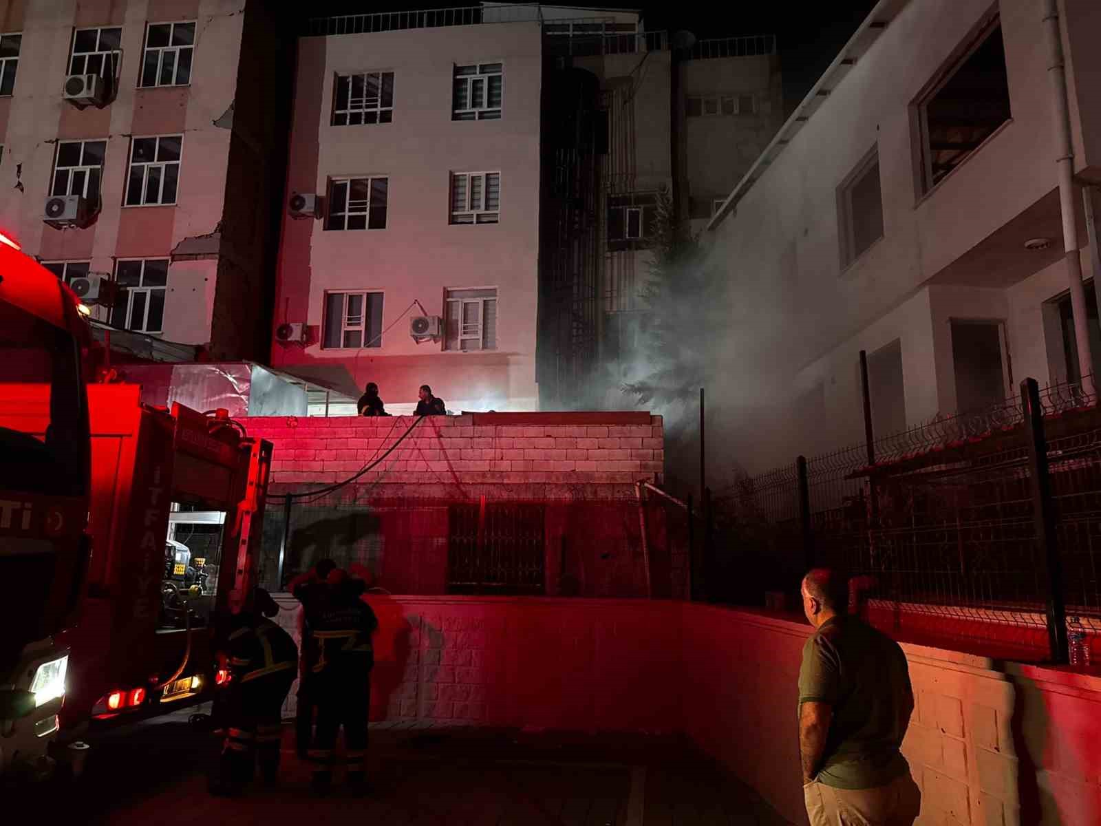 Adıyaman’da binada çıkan yangın korkuttu
