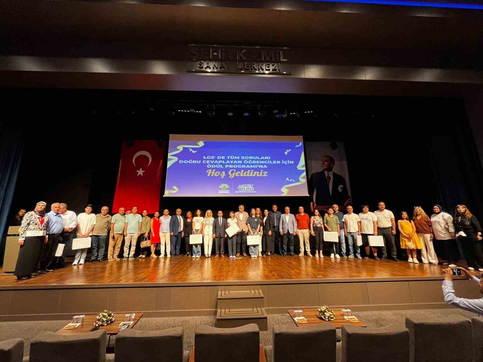 Şehitkamil’in Türkiye birincilerine dizüstü bilgisayar