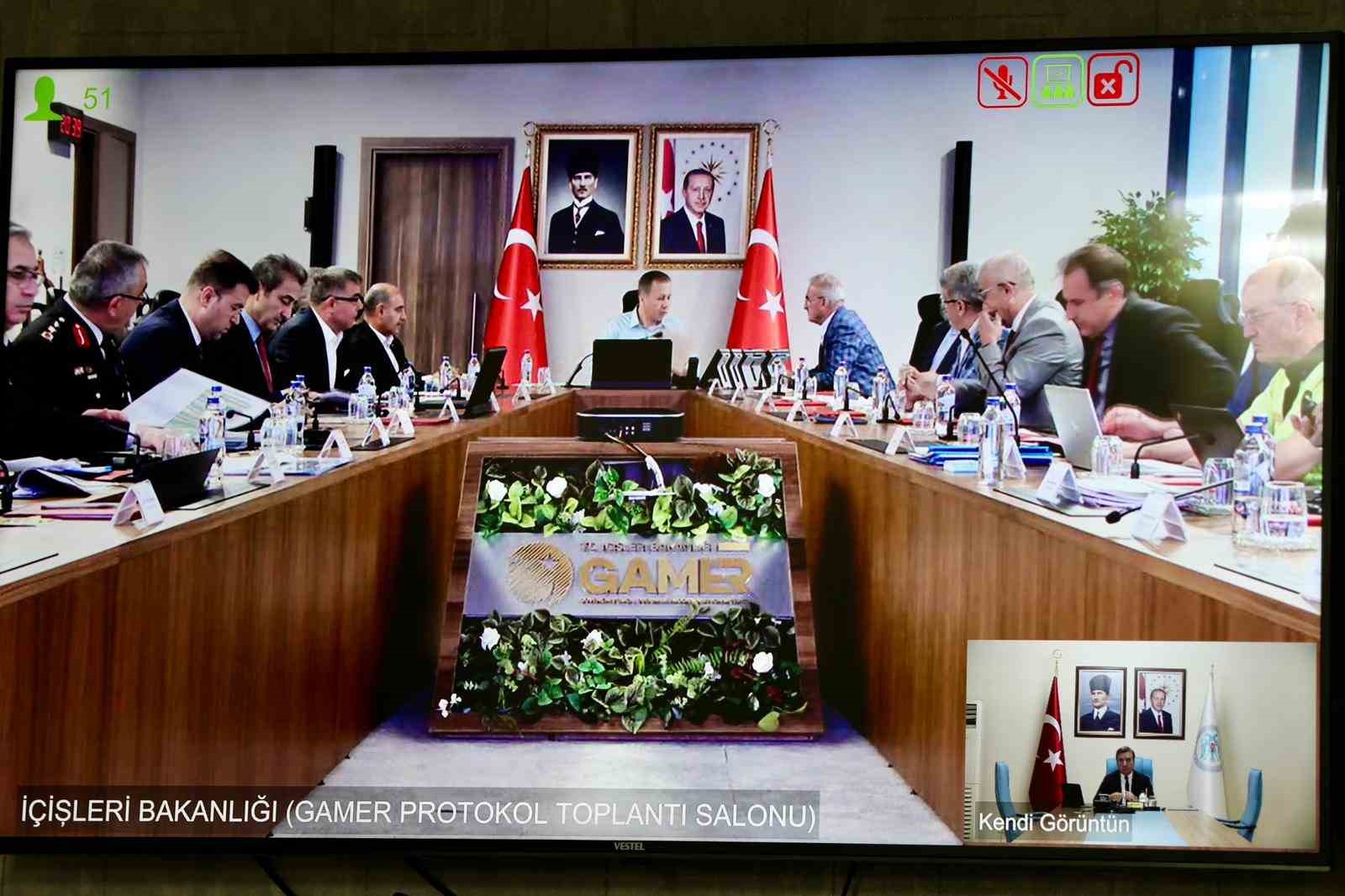 Vali Aydoğdu Bakan Yerlikaya başkanlığındaki toplantıya katıldı