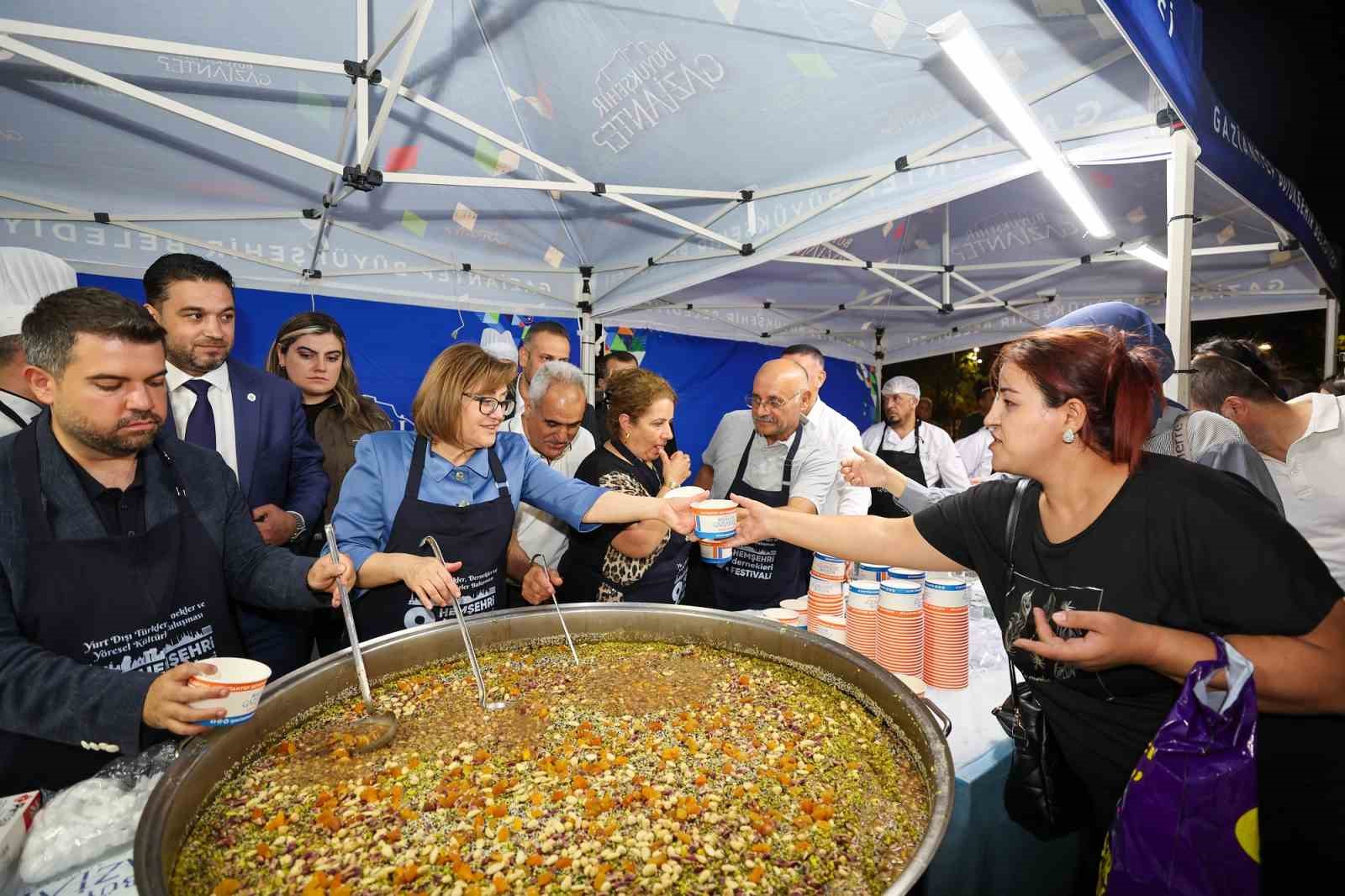 Gaziantep’te Hemşehri Dernekleri Festivali yoğun ilgi gördü