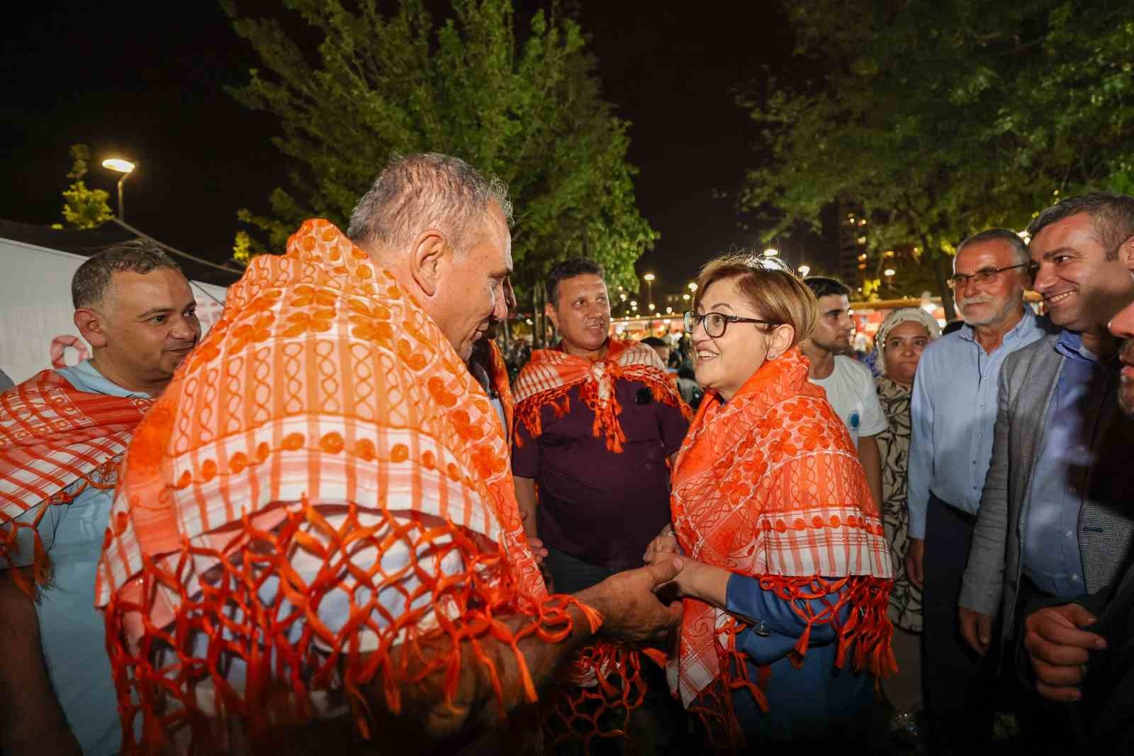 Gaziantep&rsquo;te Hemşehri Dernekleri Festivali yoğun ilgi g&ouml;rd&uuml;
